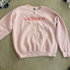 in my christmas era sweatshirt! very cute!!